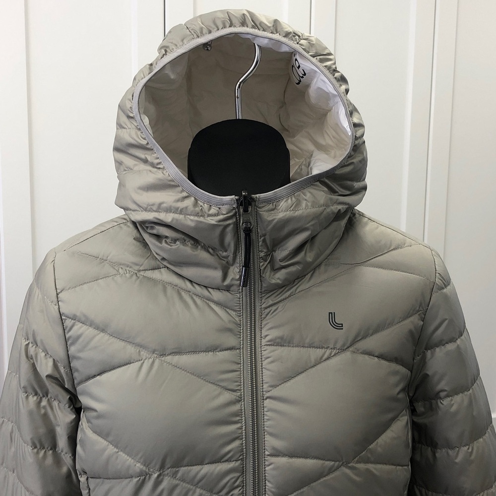 Lolë Reversible Gray/White Puffer Jacket with Hood – Woman's – XS - Picture 8 of 16